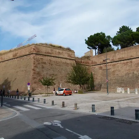 Au Palais Des Rois De Majorque Daire Perpignan