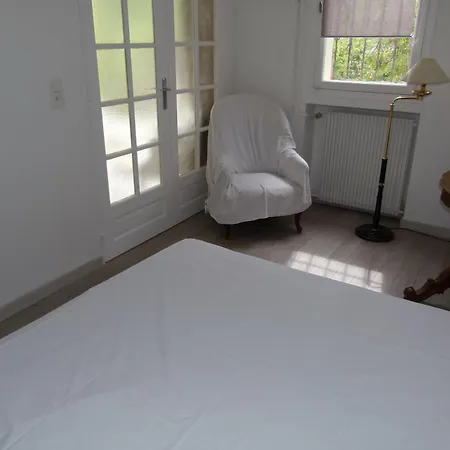 Au Palais Des Rois De Majorque *